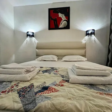 Premium Park Residences 5 アパート